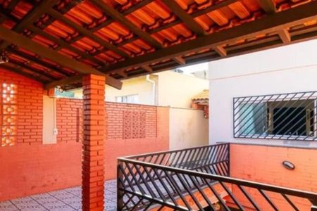 Casa à venda com 240m², 3 quartos e 6 vagas