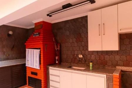 Casa à venda com 240m², 3 quartos e 6 vagas