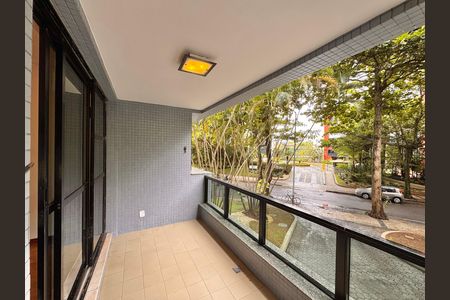 Apartamento à venda com 75m², 2 quartos e 1 vaga Apartamento à venda com 75m², 2 quartos e 1 vagaVaranda da Sala
