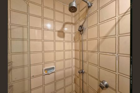 Apartamento à venda com 75m², 2 quartos e 1 vaga Apartamento à venda com 75m², 2 quartos e 1 vagaBanheiro social