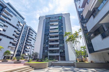 Apartamento à venda com 75m², 2 quartos e 1 vaga Apartamento à venda com 75m², 2 quartos e 1 vagaFachada