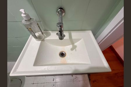 Apartamento à venda com 75m², 2 quartos e 1 vaga Apartamento à venda com 75m², 2 quartos e 1 vagaBanheiro social