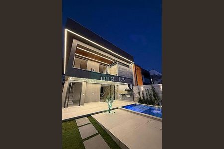 Casa à venda com 230m², 4 quartos e 1 vaga