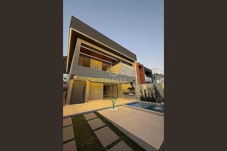 Casa à venda com 230m², 4 quartos e 1 vaga