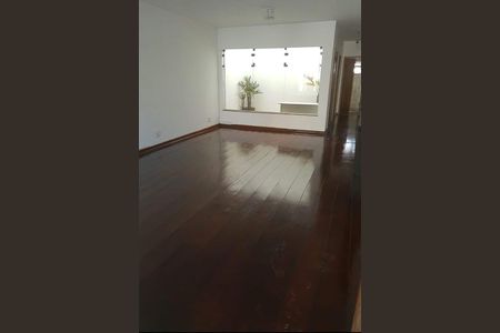 Casa à venda com 4 quartos, 250m² em Chácara Belenzinho, São Paulo