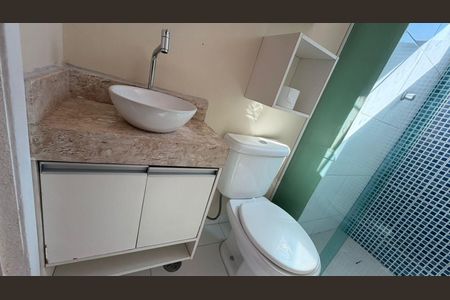 Banheiro de apartamento para alugar com 2 quartos, 48m² em Vila Nancy, Mogi das Cruzes