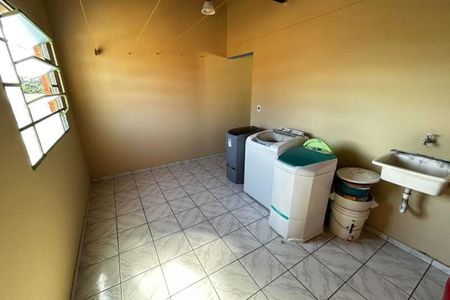 Casa à venda com 62m², 2 quartos e 1 vaga