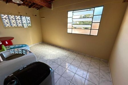 Casa à venda com 62m², 2 quartos e 1 vaga