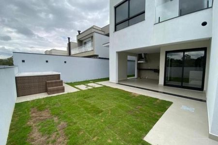 Casa à venda com 232m², 3 quartos e 4 vagas