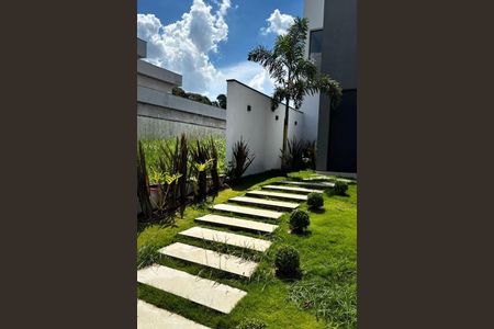 Casa à venda com 232m², 3 quartos e 4 vagas