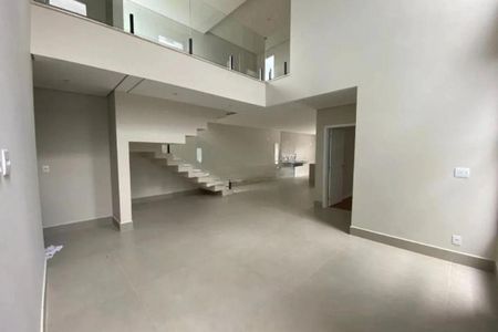Casa à venda com 232m², 3 quartos e 4 vagas