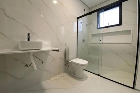 Casa à venda com 232m², 3 quartos e 4 vagas