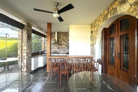 Casa à venda com 500m², 4 quartos e 4 vagas