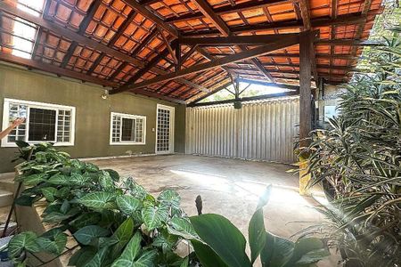 Casa à venda com 500m², 4 quartos e 4 vagas