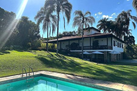 Casa à venda com 500m², 4 quartos e 4 vagas