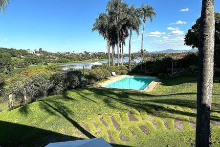 Casa à venda com 500m², 4 quartos e 4 vagas