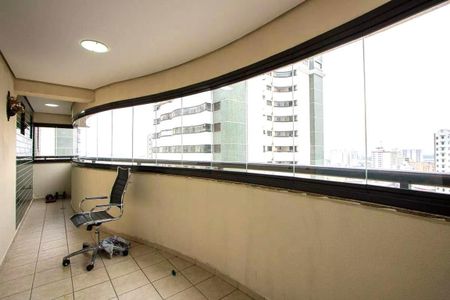 Apartamento à venda com 141m², 3 quartos e 6 vagas