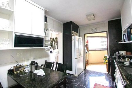 Apartamento à venda com 141m², 3 quartos e 6 vagas