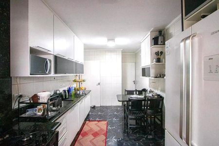 Apartamento à venda com 141m², 3 quartos e 6 vagas