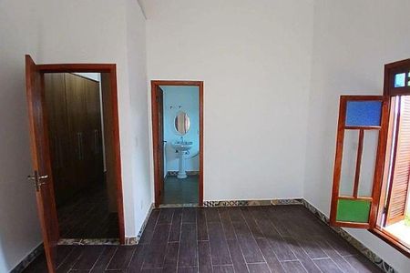 Casa à venda com 3 quartos, 200m² em Parque Sinai, Santana de Parnaíba