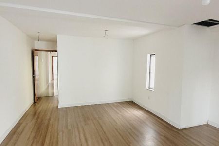 Casa à venda com 196m², 3 quartos e 2 vagas