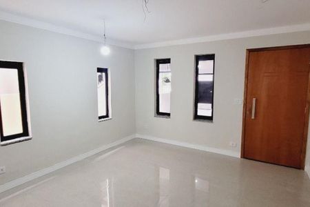 Casa à venda com 196m², 3 quartos e 2 vagas