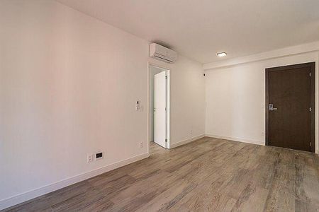 Apartamento para alugar com 1 quarto, 51m² em Alphaville Industrial, Barueri