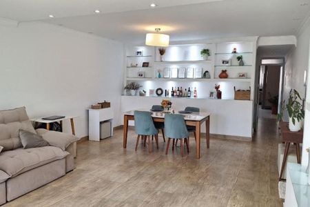 Casa à venda com 269m², 4 quartos e 4 vagas