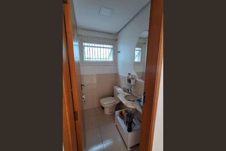 Casa à venda com 269m², 4 quartos e 4 vagas