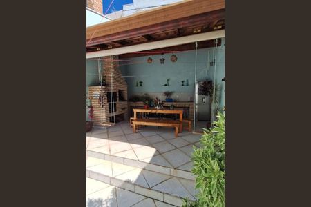 Casa à venda com 269m², 4 quartos e 4 vagas