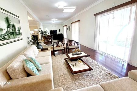 Casa para alugar com 800m², 4 quartos e 5 vagas