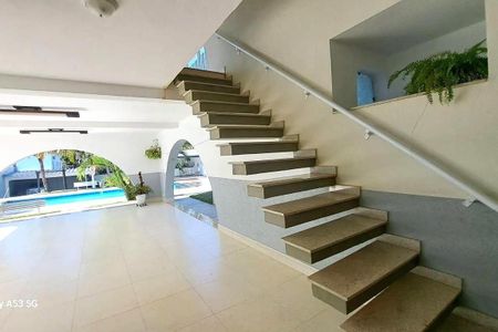 Casa para alugar com 800m², 4 quartos e 5 vagas