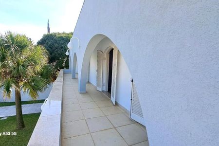 Casa para alugar com 800m², 4 quartos e 5 vagas
