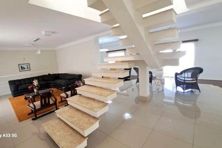 Casa para alugar com 800m², 4 quartos e 5 vagas