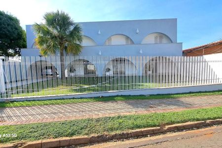 Casa para alugar com 800m², 4 quartos e 5 vagas