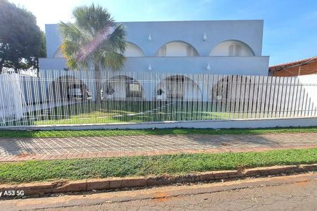 Casa para alugar com 4 quartos, 800m² em Chácara Primavera, Campinas