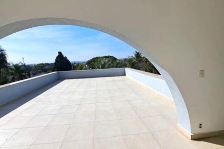 Casa para alugar com 800m², 4 quartos e 5 vagas