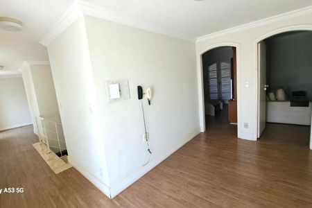 Casa para alugar com 800m², 4 quartos e 5 vagas