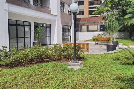 Apartamento à venda com 98m², 2 quartos e 1 vaga