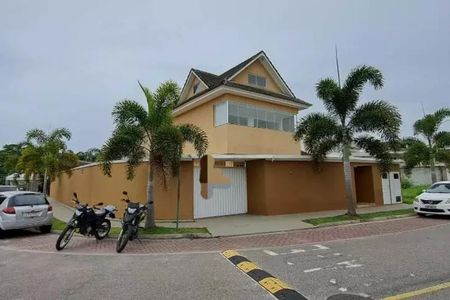 Casa à venda com 312m², 4 quartos e 2 vagas