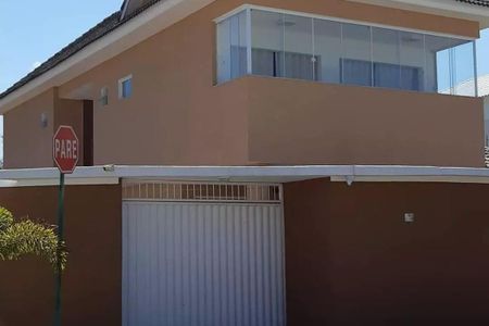Casa à venda com 312m², 4 quartos e 2 vagas