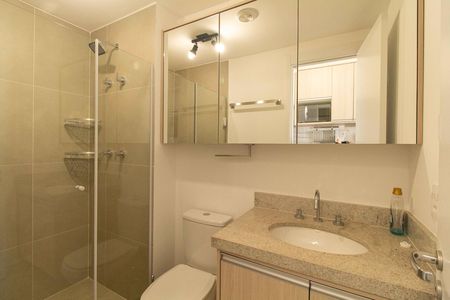 Banheiro de kitnet/studio para alugar com 0 quarto, 25m² em Ipiranga, São Paulo