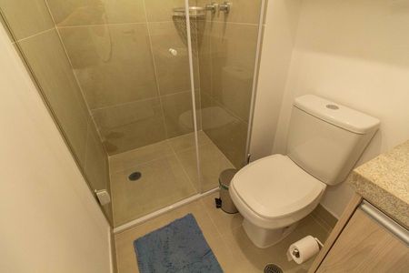 Banheiro de kitnet/studio para alugar com 0 quarto, 25m² em Ipiranga, São Paulo
