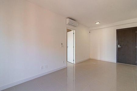 Apartamento para alugar com 1 quarto, 51m² em Alphaville Industrial, Barueri