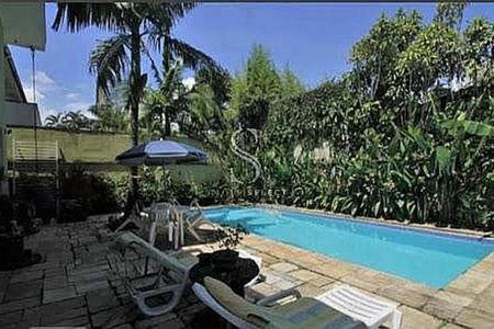 Casa à venda com 4 quartos, 480m² em Jardim Morumbi, São Paulo