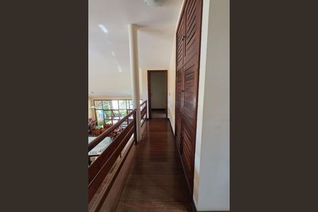 Casa de condomínio à venda com 373m², 4 quartos e 4 vagas
