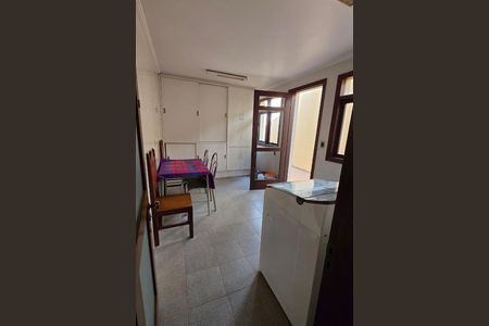 Casa de condomínio à venda com 373m², 4 quartos e 4 vagas