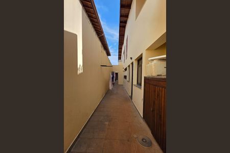 Casa de condomínio à venda com 373m², 4 quartos e 4 vagas