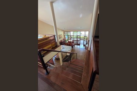 Casa de condomínio à venda com 373m², 4 quartos e 4 vagas