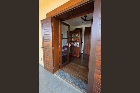 Casa de condomínio à venda com 373m², 4 quartos e 4 vagas